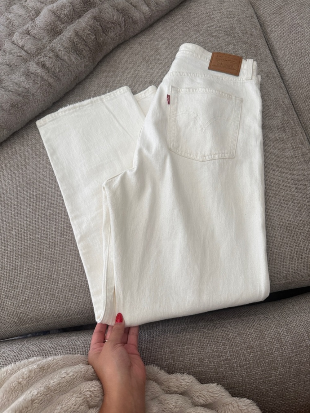 Levi’s ribcage ankle white jeans
